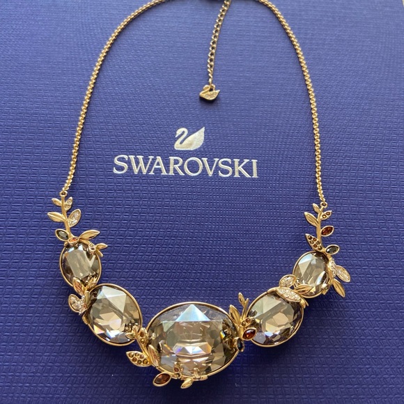 SwarovskiMarchsquirrel necklace